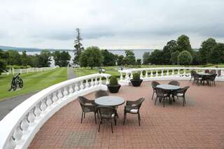 Отель Crover House Hotel & Golf Club Mountnugent-5